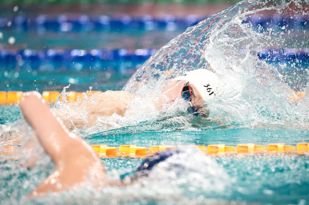 主优化词：塞维利亚客场几百强敌，表现出色